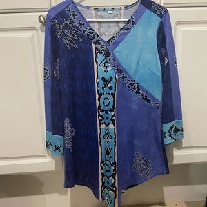 Women’s medium tunic new never been worn three-quarter length sleeve